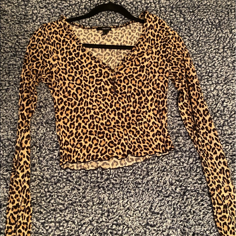 SUPER CUTE Cropped Cheetah Print Top